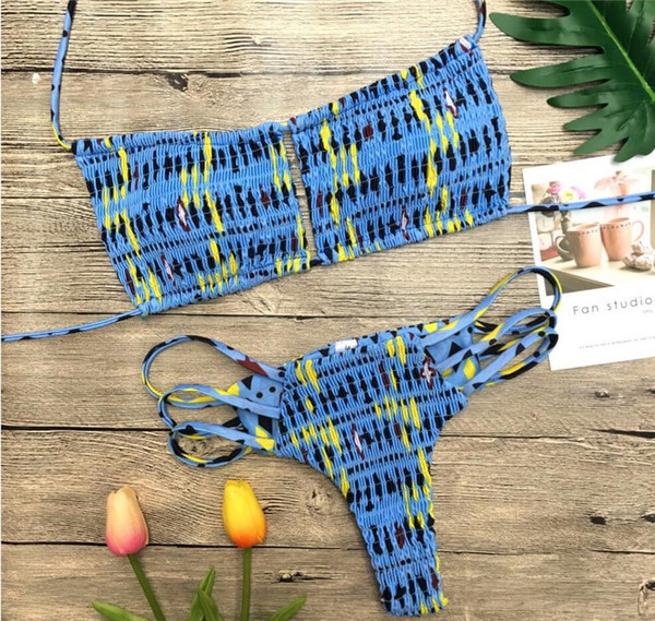 Costum de baie de dama decupat cu cravate subtiri in multe culori