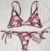 Costum de baie blând cu legături imprimate