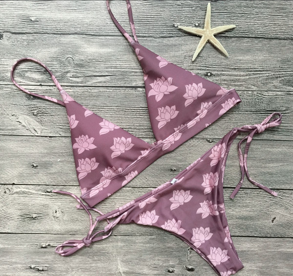 Costum de baie blând cu legături imprimate