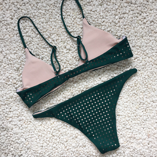 Stílusos női fürdőruha két részből - egy egyszerű modell