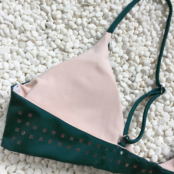 Stílusos női fürdőruha két részből - egy egyszerű modell