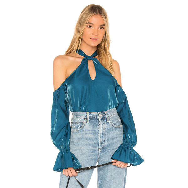 Női blúz nyitott vállú, kivágott ujjakkal