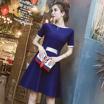 Stílusos női szabású ruha három színben