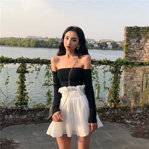 Lezser női szoknya magas derékkal, fehér és fekete színben