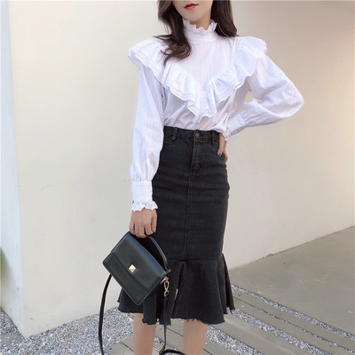 Stílusos női szoknya magas derékkal, fekete szabással