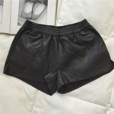 Rövid női rövidnadrág eco-bőr zsebekkel, több színben