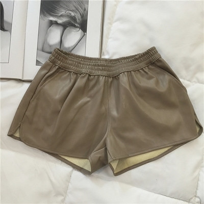 Rövid női rövidnadrág eco-bőr zsebekkel, több színben