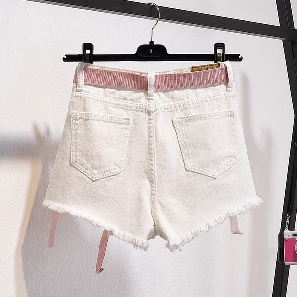 Rózsaszín szegéllyel szaggatott, magas derekú női farmer rövidnadrág, két színben fehér/kék