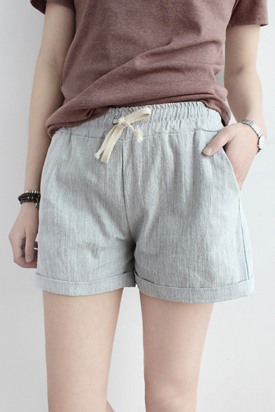 Pamut széles női rövidnadrág magas derékkal, gumírozással, több színben megkötővel