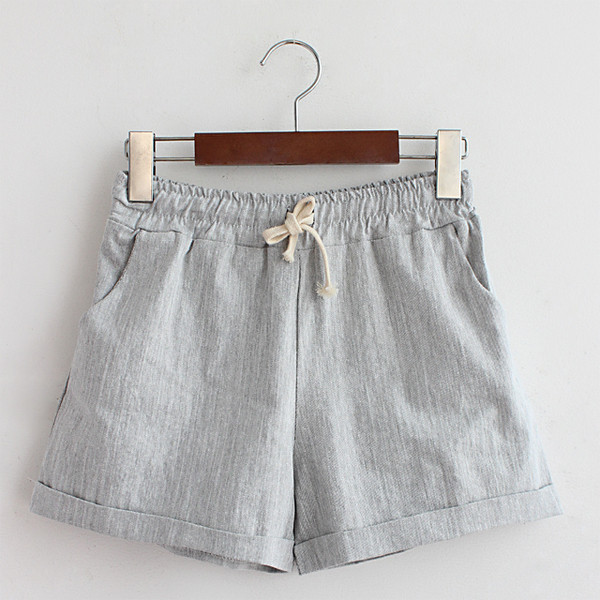 Pamut széles női rövidnadrág magas derékkal, gumírozással, több színben megkötővel