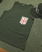 Ανδρικό μπλουζάκι σε σκούρο χρώμα με διακοσμητική τσέπη με εκτύπωση