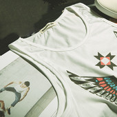 Férfi felső, fehér színben etno motívummal