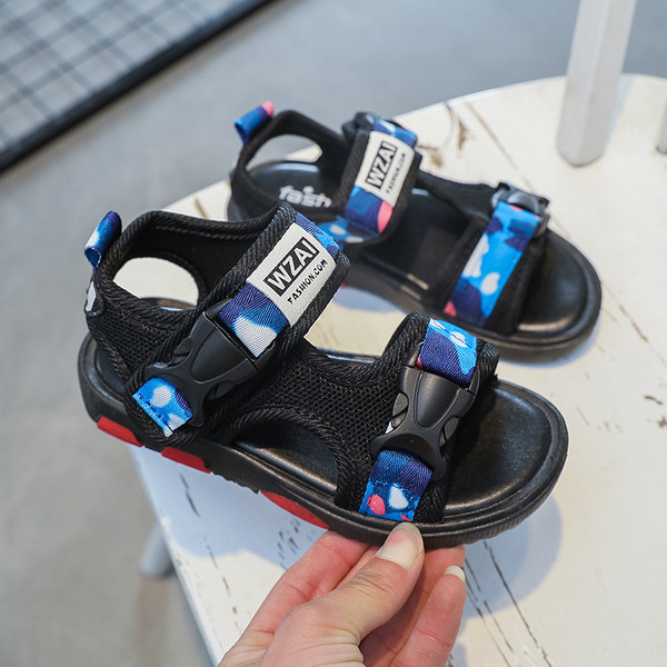 Gyermekszandál fiúknak három színben