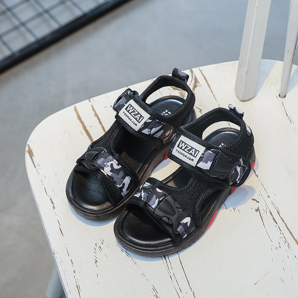 Gyermekszandál fiúknak három színben