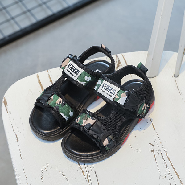 Gyermekszandál fiúknak három színben