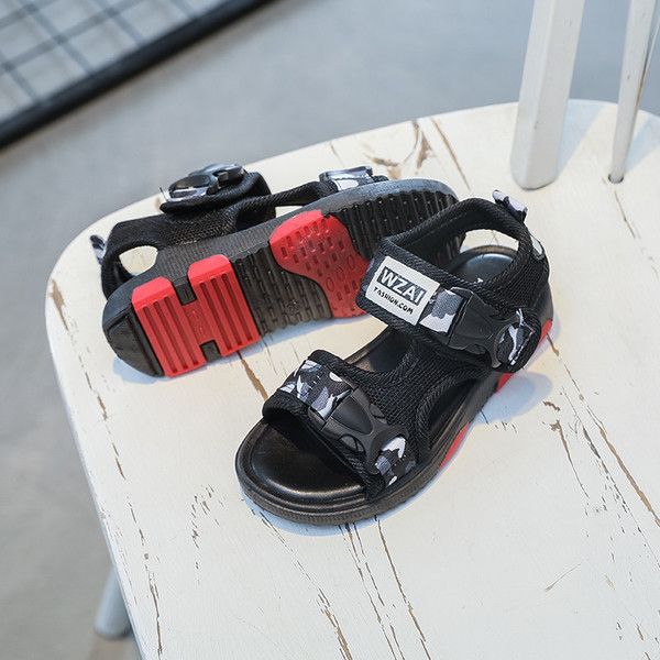 Gyermekszandál fiúknak három színben