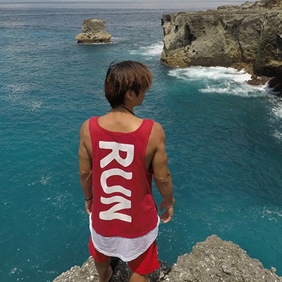 Több színben, feliratos férfi hosszú alkalmi felső