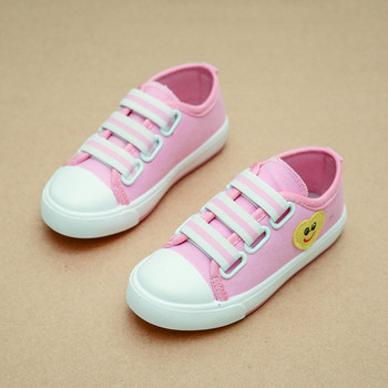 Παιδικά παπούτσια unisex σε τρία χρώματαμε λουράκια βελκρό