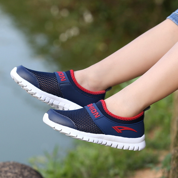 Légáteresztő unisex gyerekcipő három színben