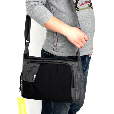 Sport férfi táska hosszú füllel, három színnel