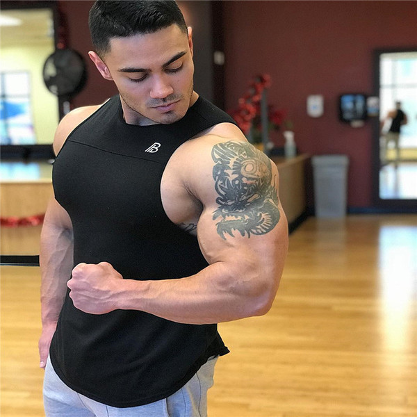 Férfi sportmellény több színben, széles pántokkal