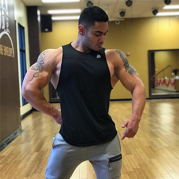 Férfi sportmellény több színben, széles pántokkal