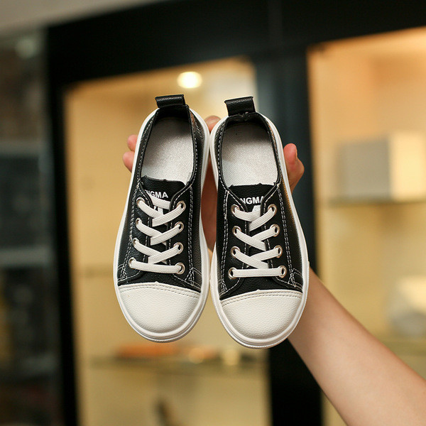 Unisex gyerek tornacipő fehér, piros és fekete színben