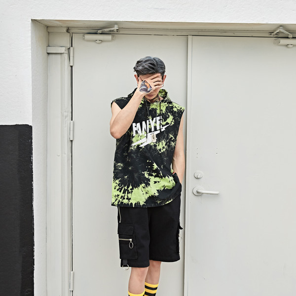 Férfi felső, széles modell kapucnival két színben felirattal