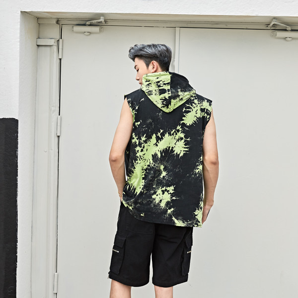 Férfi felső, széles modell kapucnival két színben felirattal