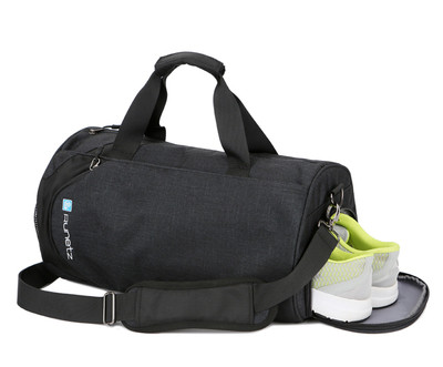 Univerzális hátizsák sportoláshoz és utazáshoz széles vállfogantyúval, két méretben