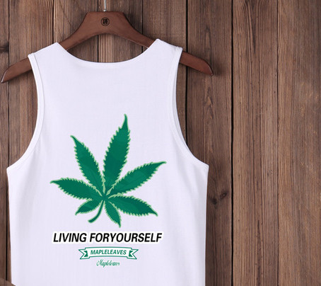 Férfi felső két színben virágos motívummal