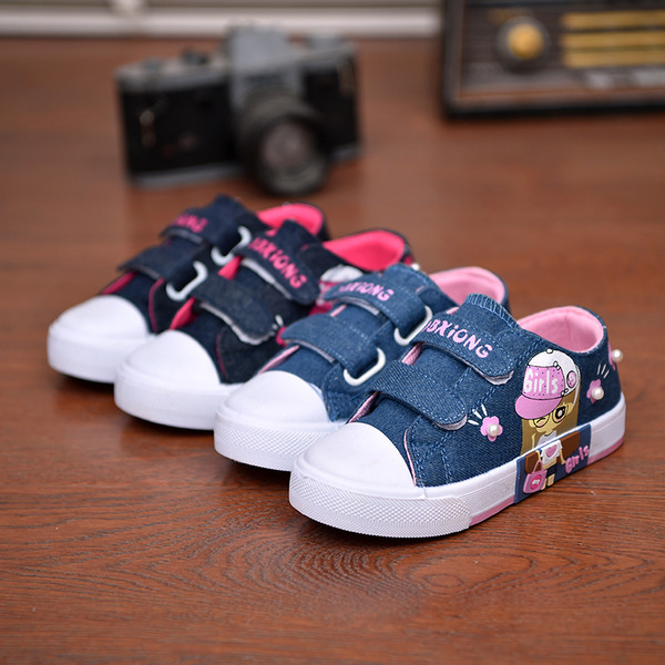 Gyermek tornacipő lányoknak két színben