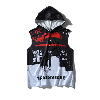 Különböző színű graffitivel díszített férfi felső, kapucnival