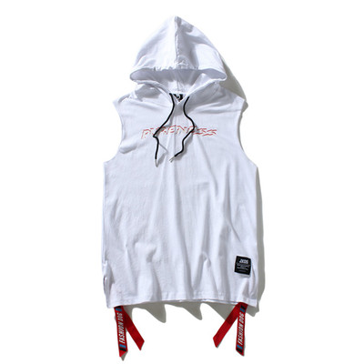 Különböző színű graffitivel díszített férfi felső, kapucnival