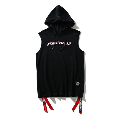 Különböző színű graffitivel díszített férfi felső, kapucnival