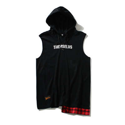 Különböző színű graffitivel díszített férfi felső, kapucnival