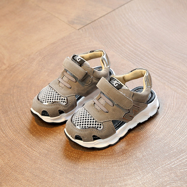 Zárt unisex modell gyerekszandál