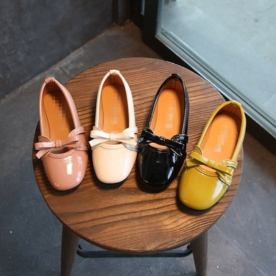 Детски обувки за момичета с панделка в няколко цвята