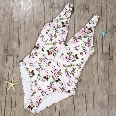 Costum de baie complet elegant, alb, cu imprimeu și decolteu adânc