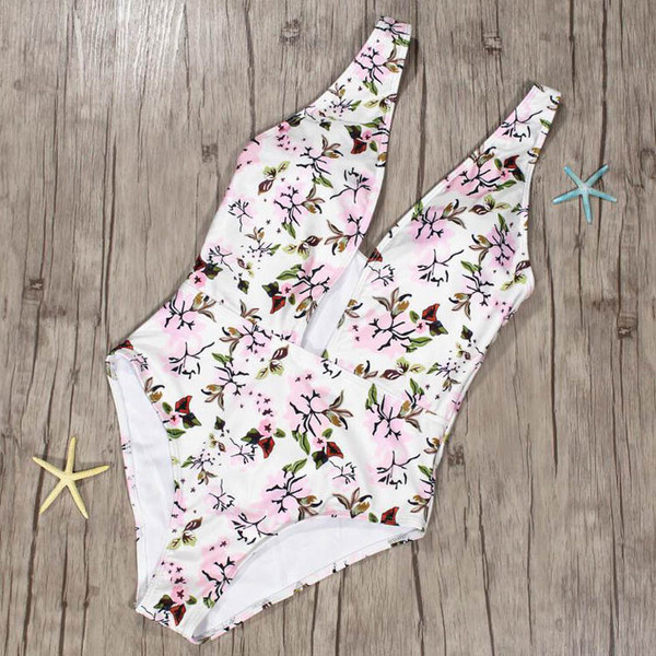 Costum de baie complet elegant, alb, cu imprimeu și decolteu adânc