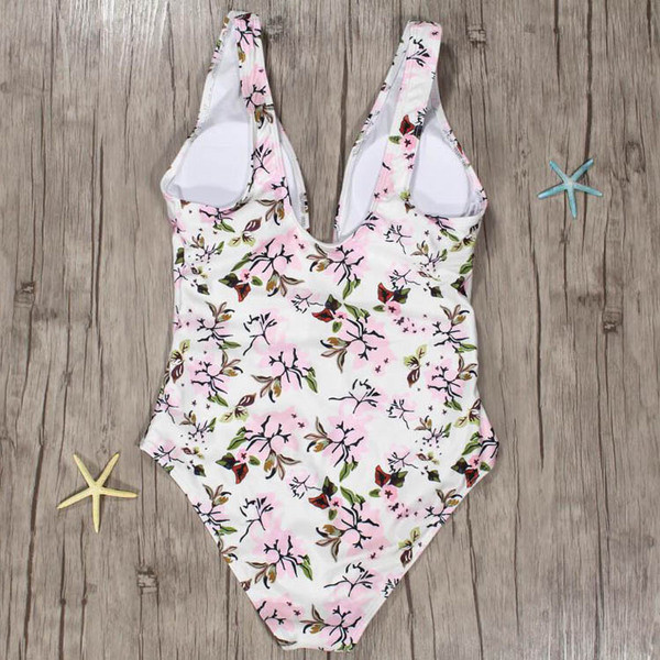 Costum de baie complet elegant, alb, cu imprimeu și decolteu adânc