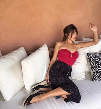 Fusta lejeră de damă largi, cu buline și nasturi, în trei culori