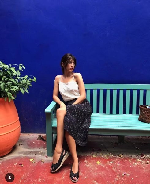 Fusta lejeră de damă largi, cu buline și nasturi, în trei culori