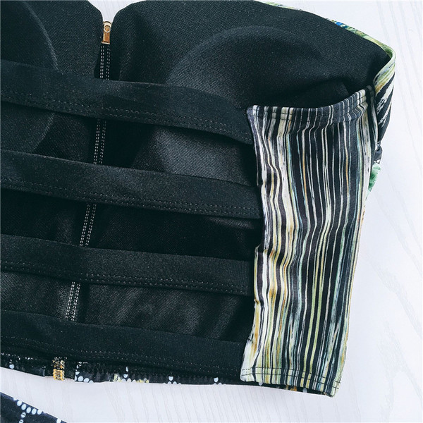 Costum de baie de damă în două părți - bikini cu talie înaltă și bridget cu imprimeu