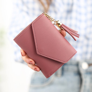 Portofel de dama cu ciucuri si inima metalica in mai multe culori