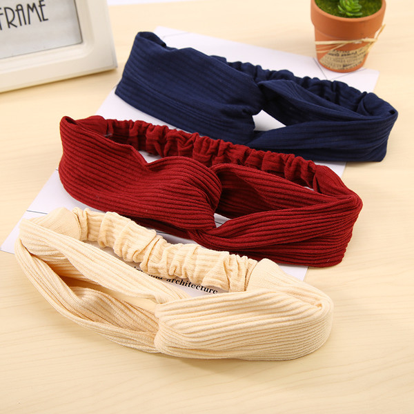 Banda elastica de par de dama intr-un model simplu si culori diferite