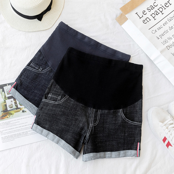 Blugi scurti pentru gravide cu centura elastica in doua culori