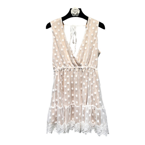 Rochie elegantă de damă, cu broderie și decolteu triunghiular adânc