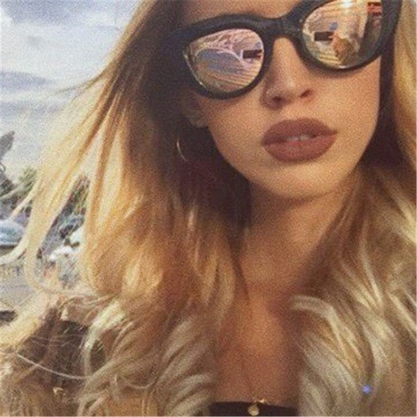 Ochelari moderni de damă în negru cu formă de ochi de pisică