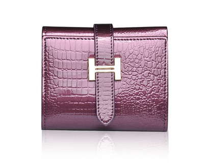 Portofel de dama confortabil din piele lacuita in mai multe culori